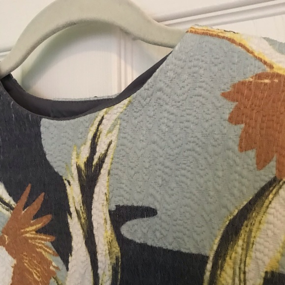 COPY - Artsy cranes boxy cropped bird blouse - Picture 4 of 7